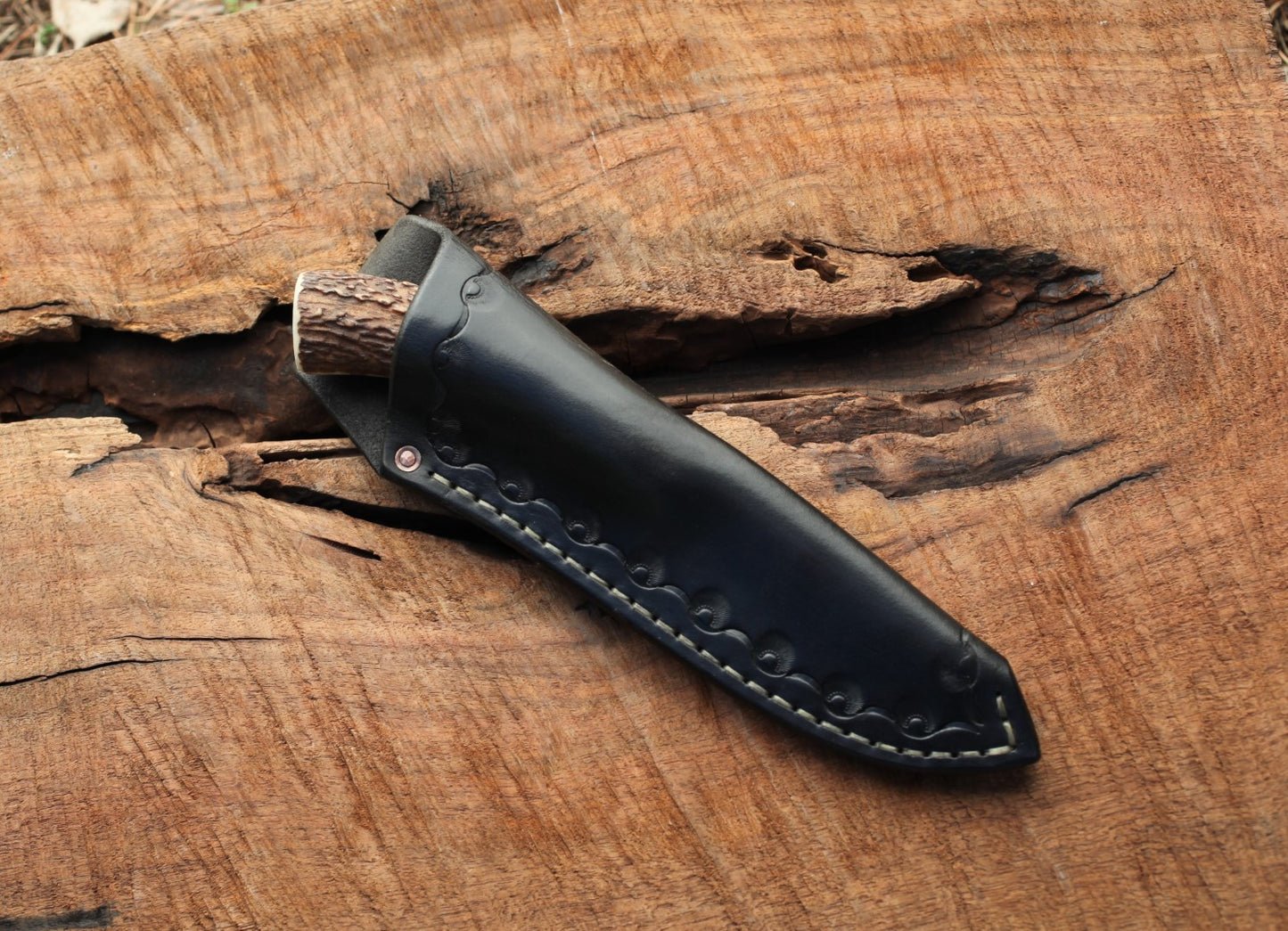 Etched Utility/Hunter with elk and blesbok horn