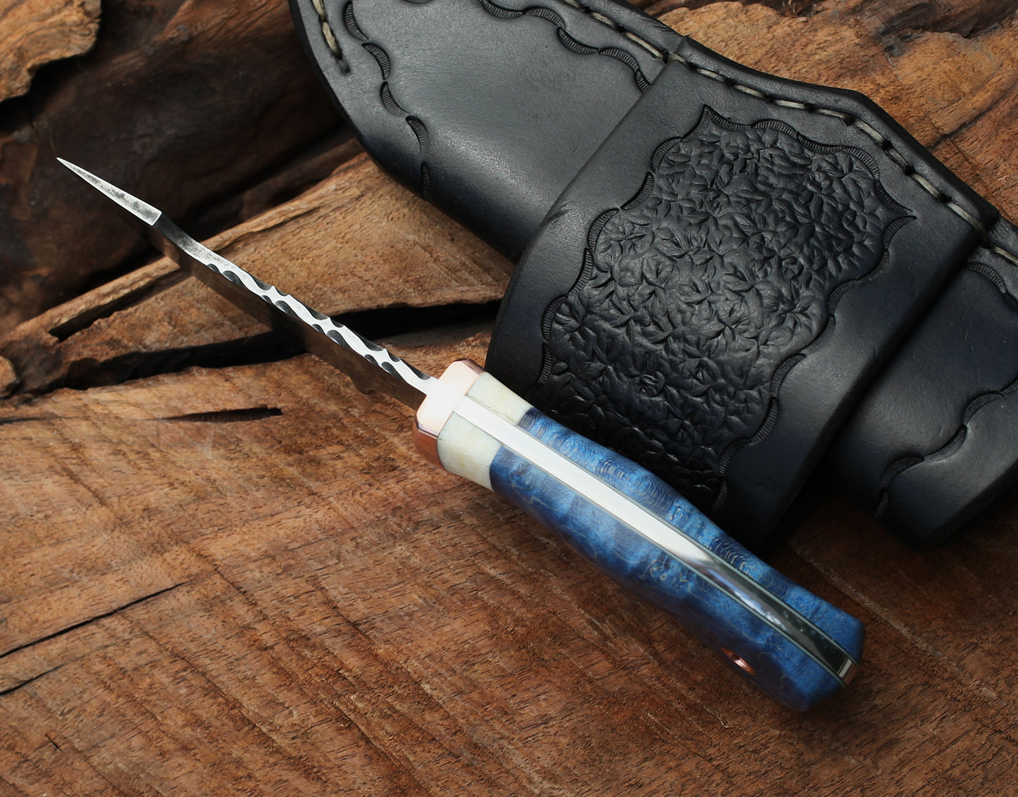 Modified Drop point hunter, blue maple