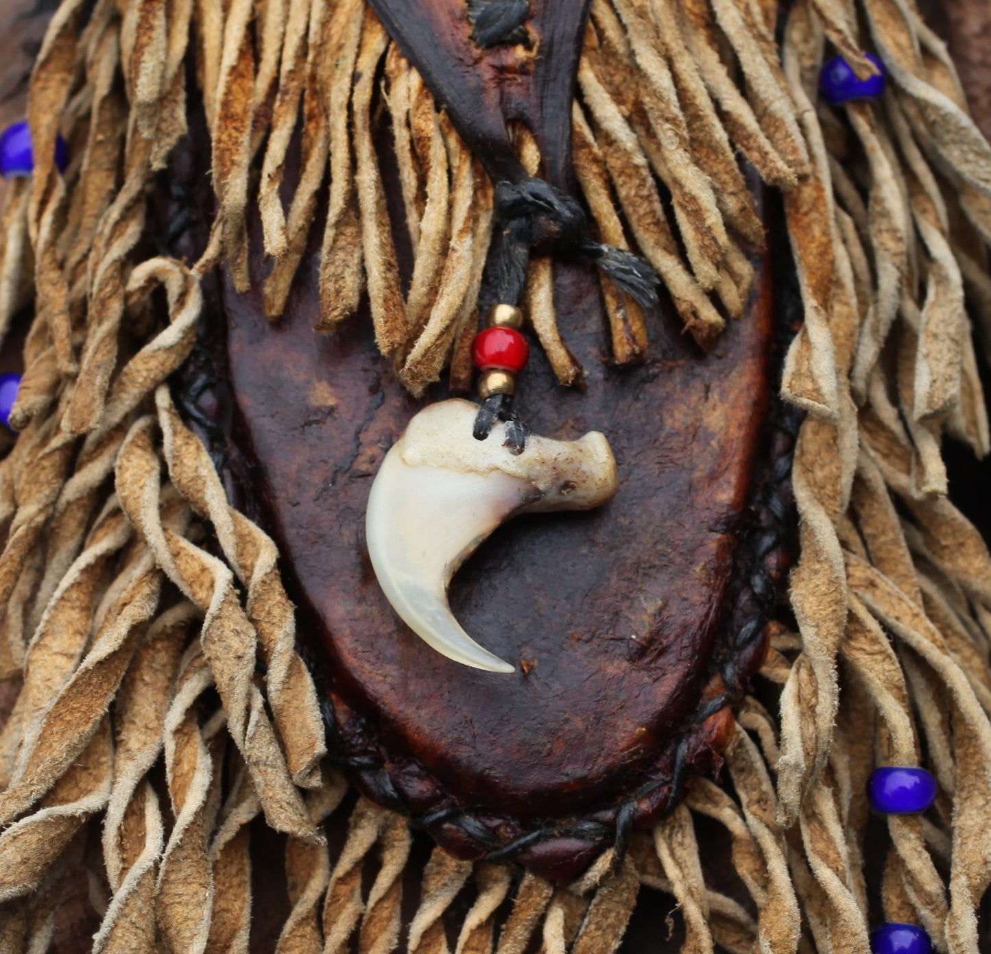 Mountain Man Neck Knife, cougar claw