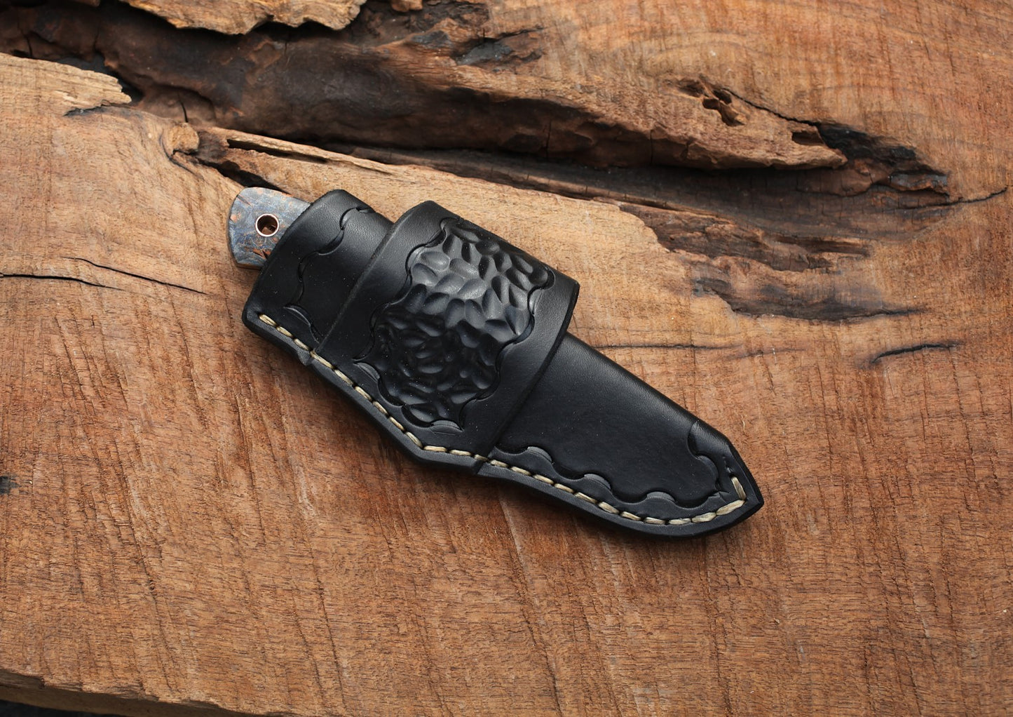 Spay point utility knife. blue maple burl