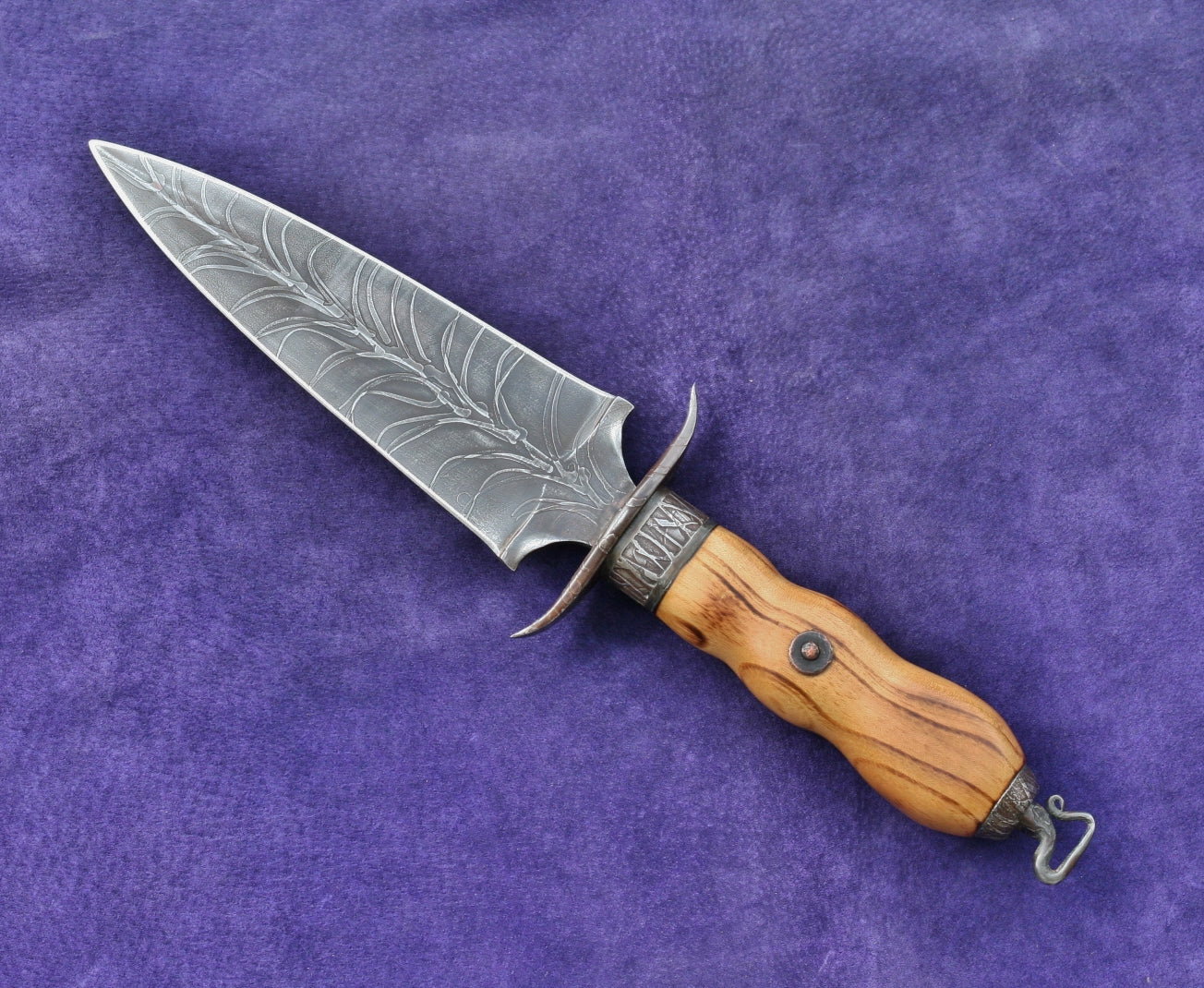 Renaissance Double Edged Knife
