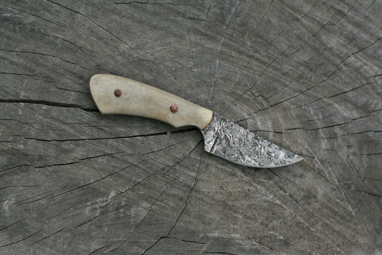 Custom neck knife, deer antler