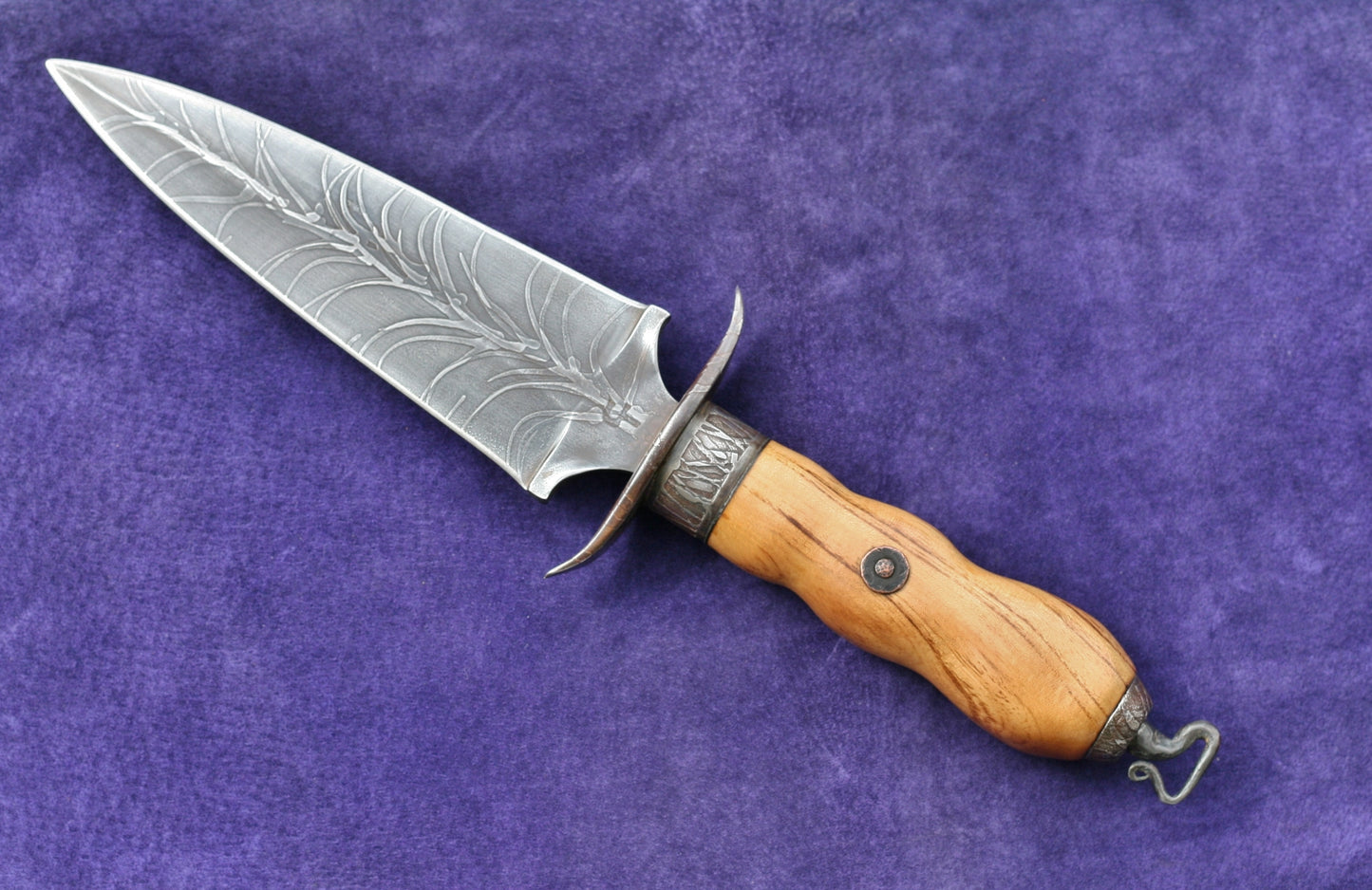 Renaissance Double Edged Knife