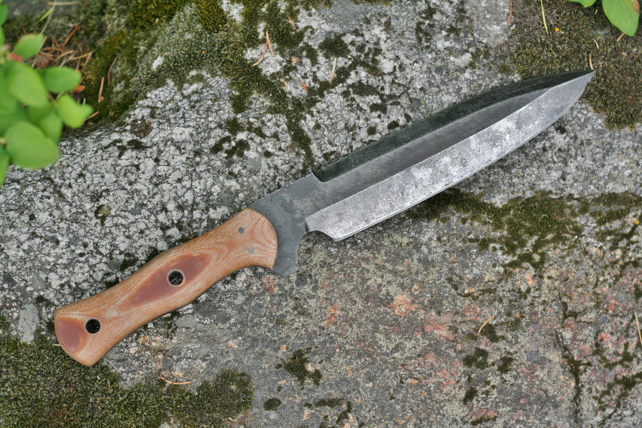 Custom spearpoint Walkabout knife