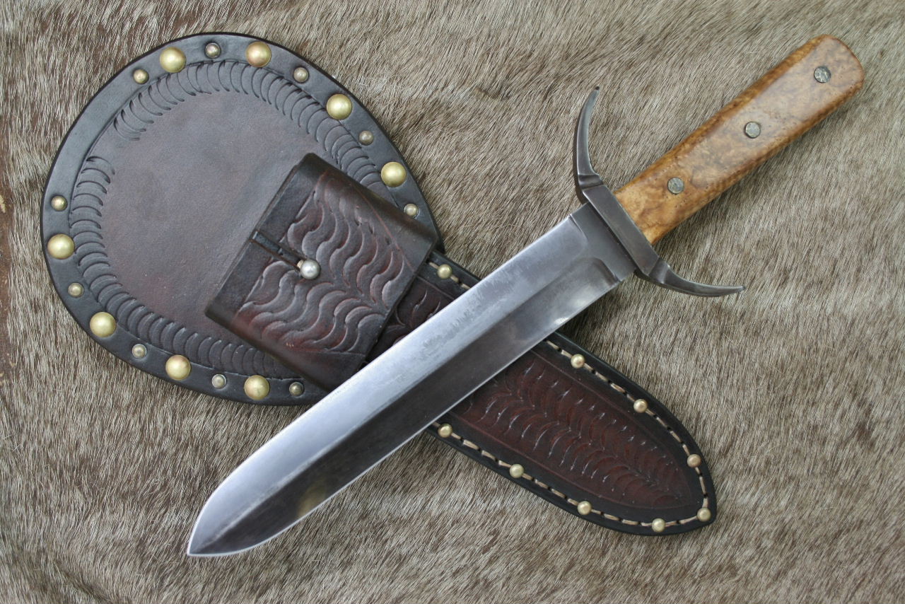 Frontier Fighting Knife  circa. 1800-1825