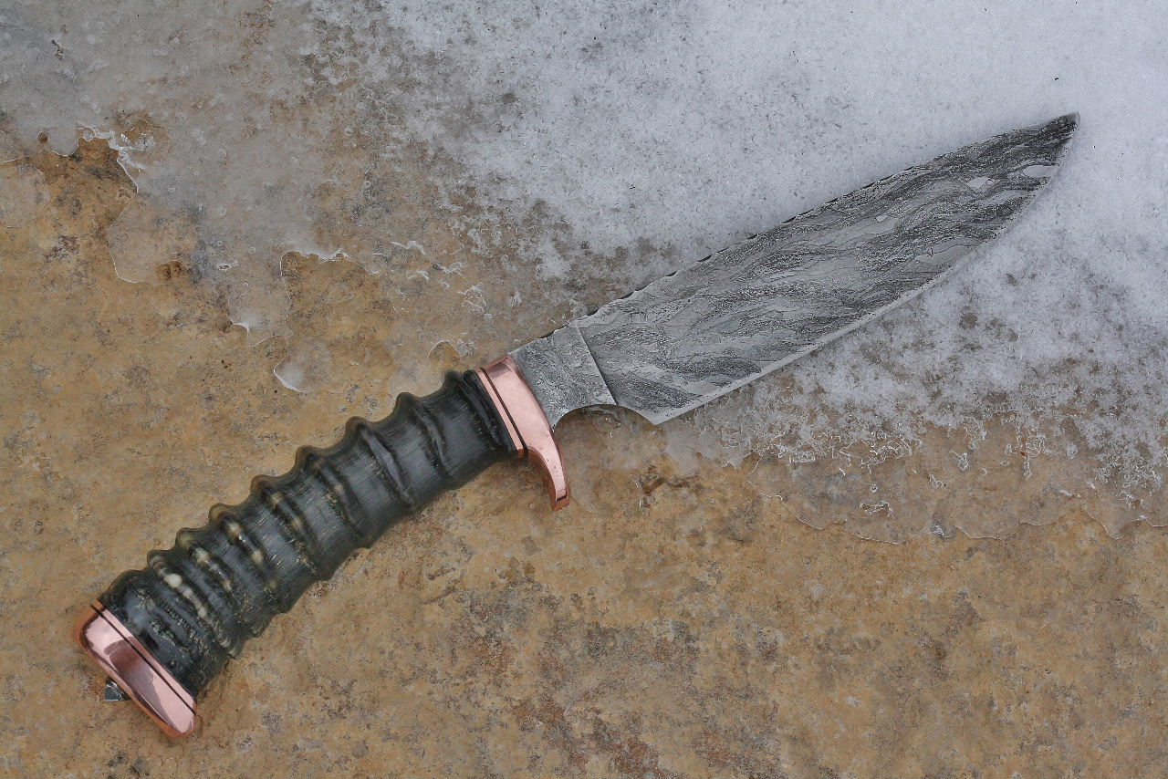 Dark fighter, blesbok horn