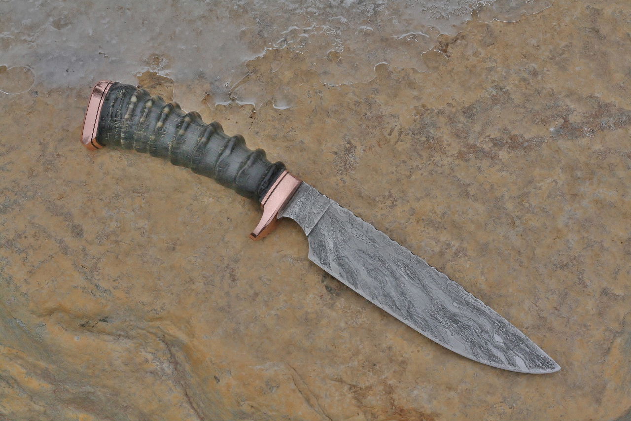 Dark fighter, blesbok horn