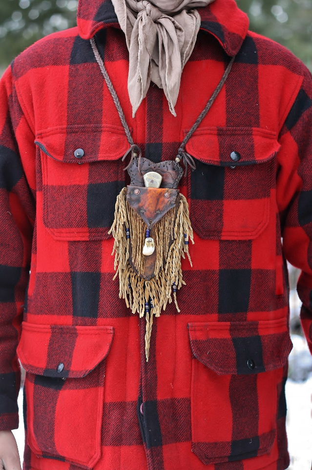 Mountain Man neck knife, sheep horn