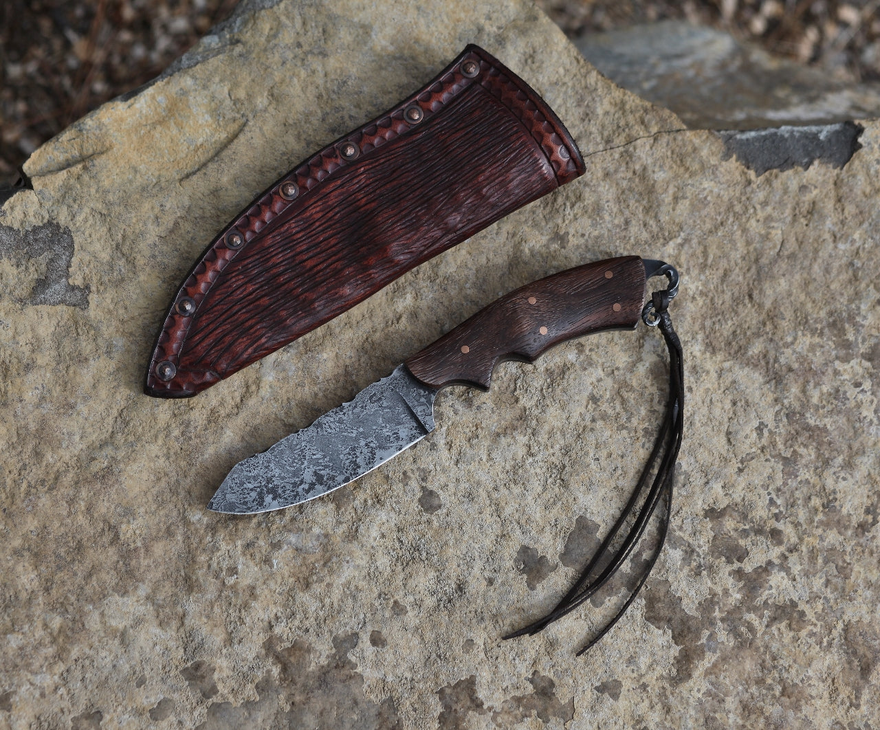 Spay point hunter/utility knife, African rosewood