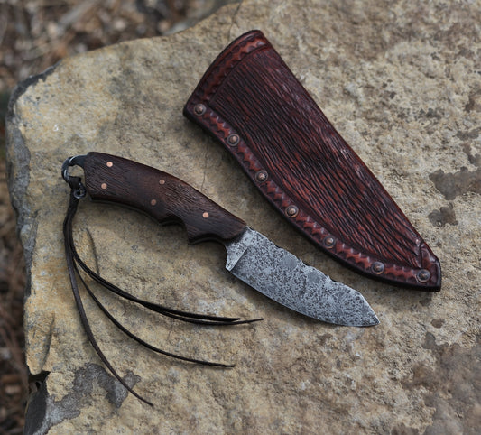 Spay point hunter/utility knife, African rosewood