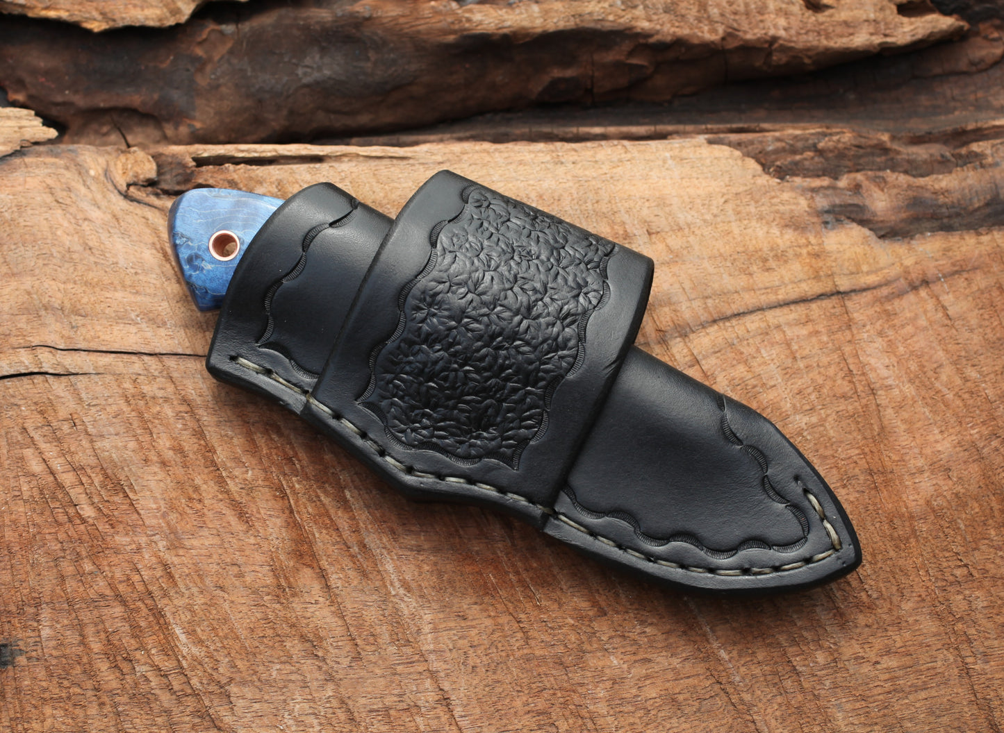 Modified Drop point hunter, blue maple