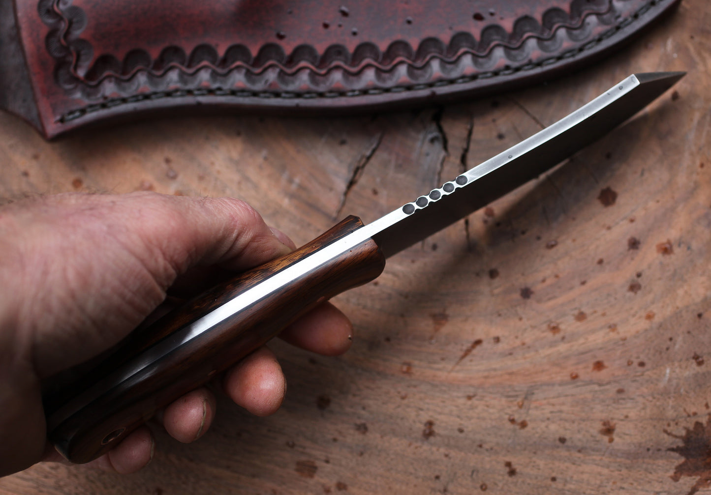 Spay point Camp knife, Arizona ironwood