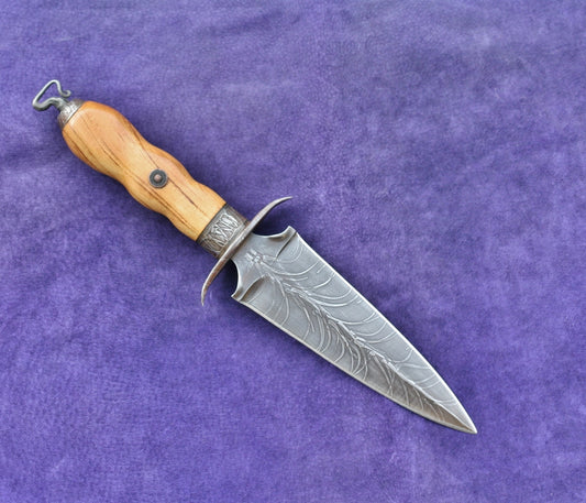 Renaissance Double Edged Knife