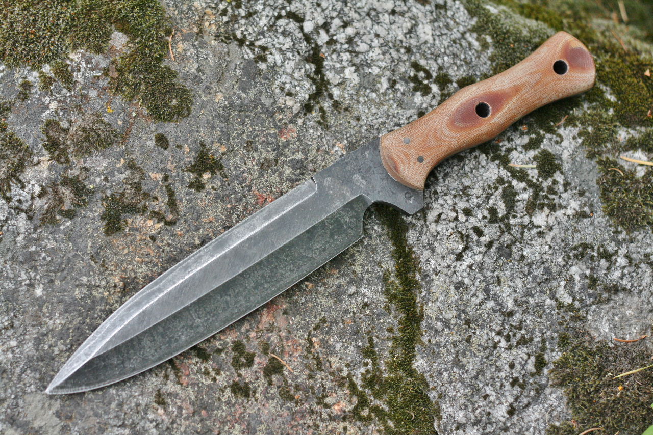 Custom spearpoint Walkabout   knife