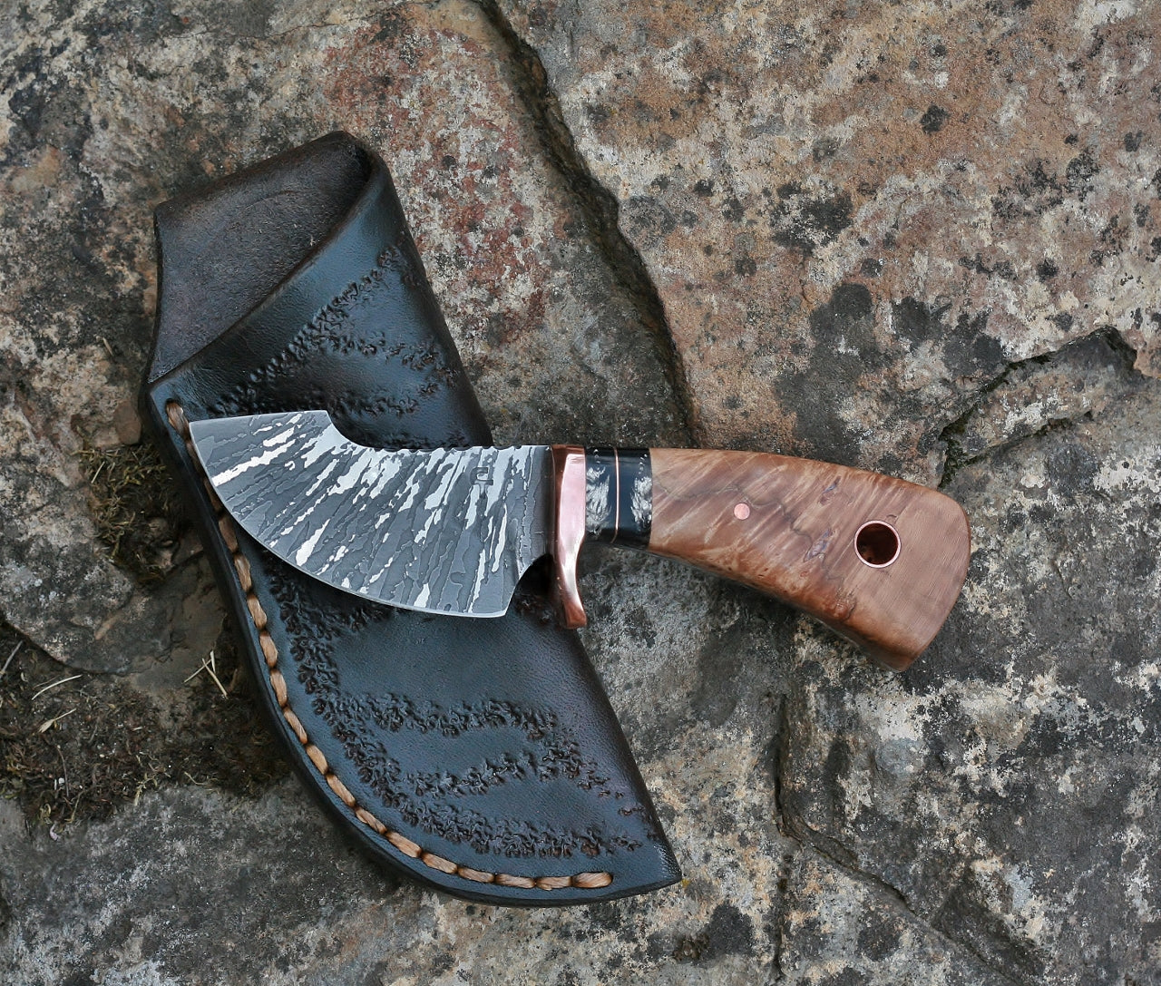 Custom 3 finger skinner knife, box elder and horn