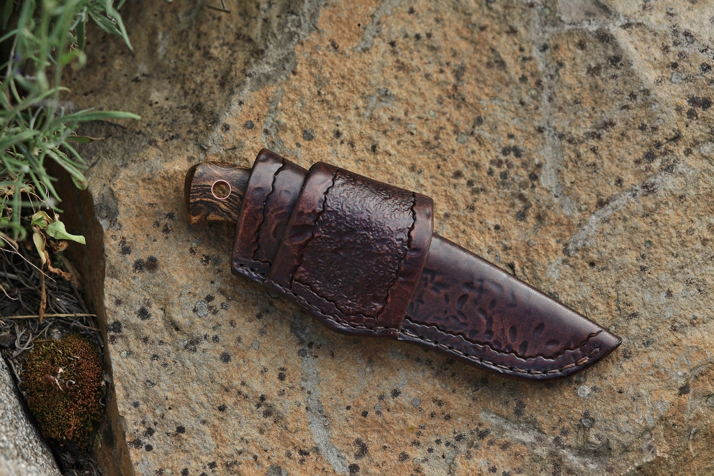 Custom hunter/skinning knife, bocote and tourquoise