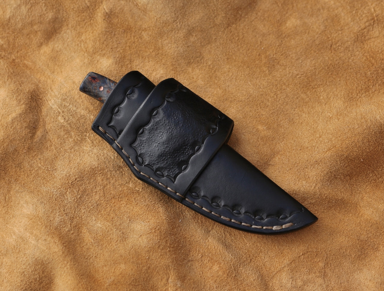 Choke up utility blade, blue maple burl