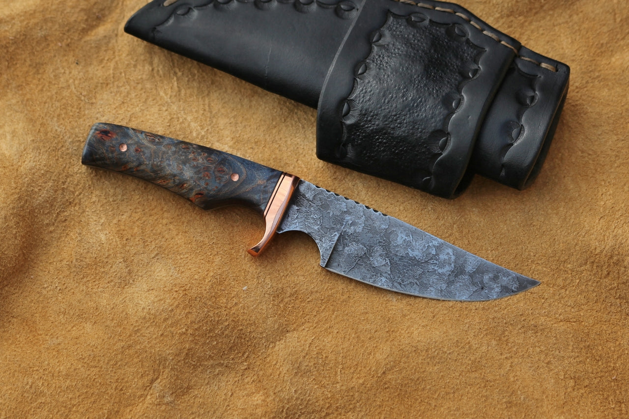 Choke up utility blade, blue maple burl