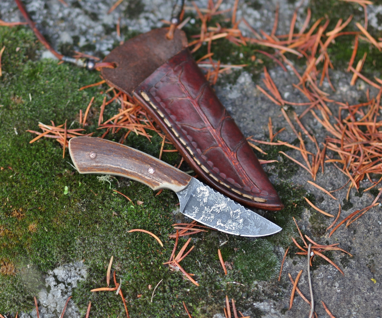 neck knife, whitetail antler